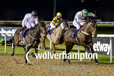 last night's wolverhampton racing results.